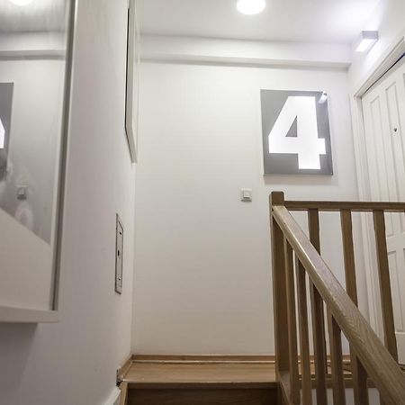 Contemporary Lisbon Apartment In Historical Chiado エクステリア 写真