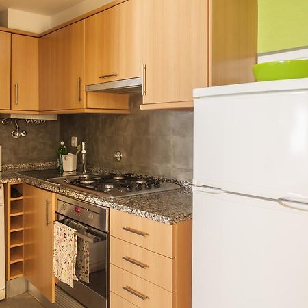 Contemporary Lisbon Apartment In Historical Chiado エクステリア 写真