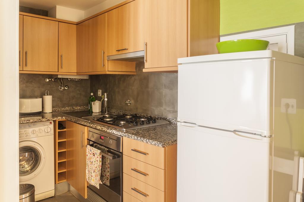 Contemporary Lisbon Apartment In Historical Chiado エクステリア 写真