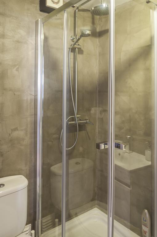 Contemporary Lisbon Apartment In Historical Chiado エクステリア 写真